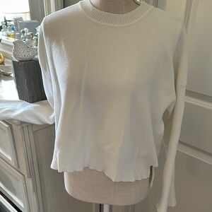 TRUTH Size XL Elegant White Women's Croped Sweater EUC